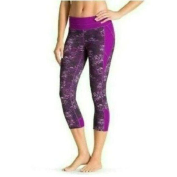 Athleta Crush Connect Capris Purple Mid Rise Leggings Medium - Picture 1 of 6